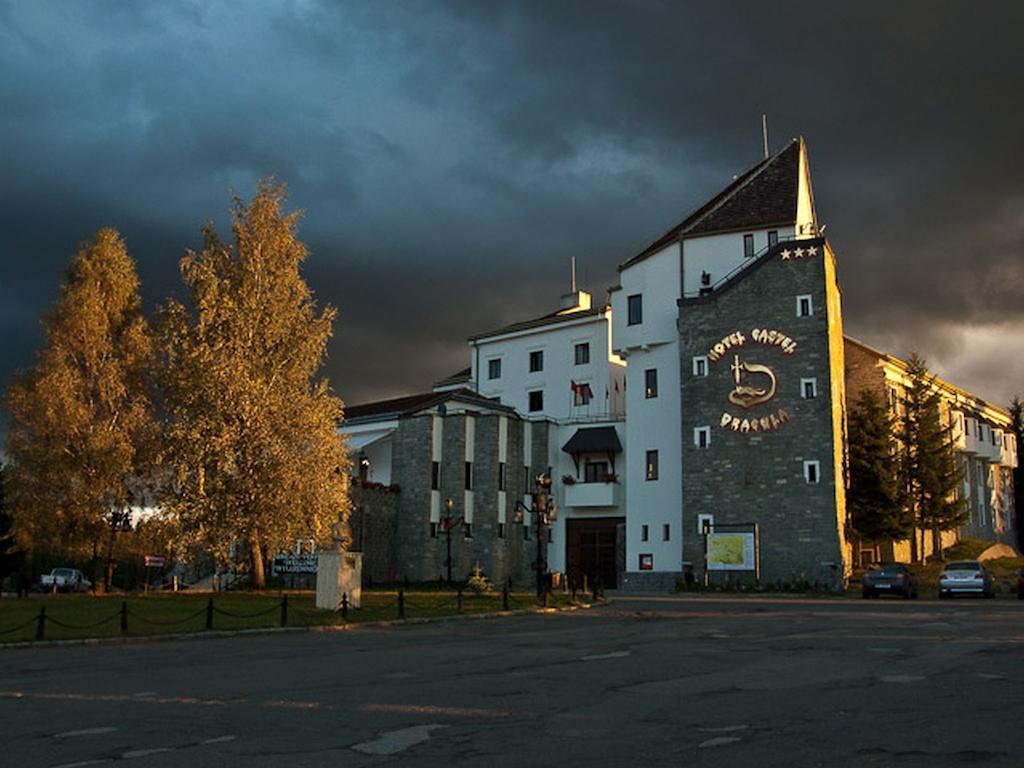 Hotel Castel Dracula Пьятра-Фантанеле Экстерьер фото